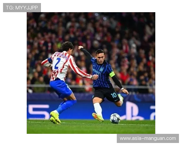 特写：绝杀国际米兰后，马竞铁卫吉梅内斯跪地庆祝